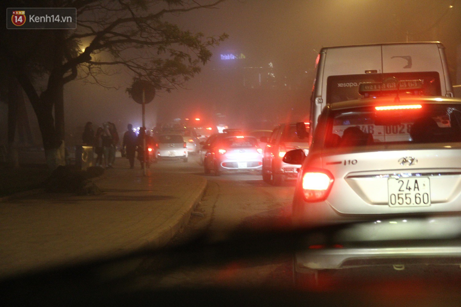 Chùm ảnh: Du khách thích thú tận hưởng khí lạnh ở thị trấn Sapa mờ sương vào dịp lễ 30/4